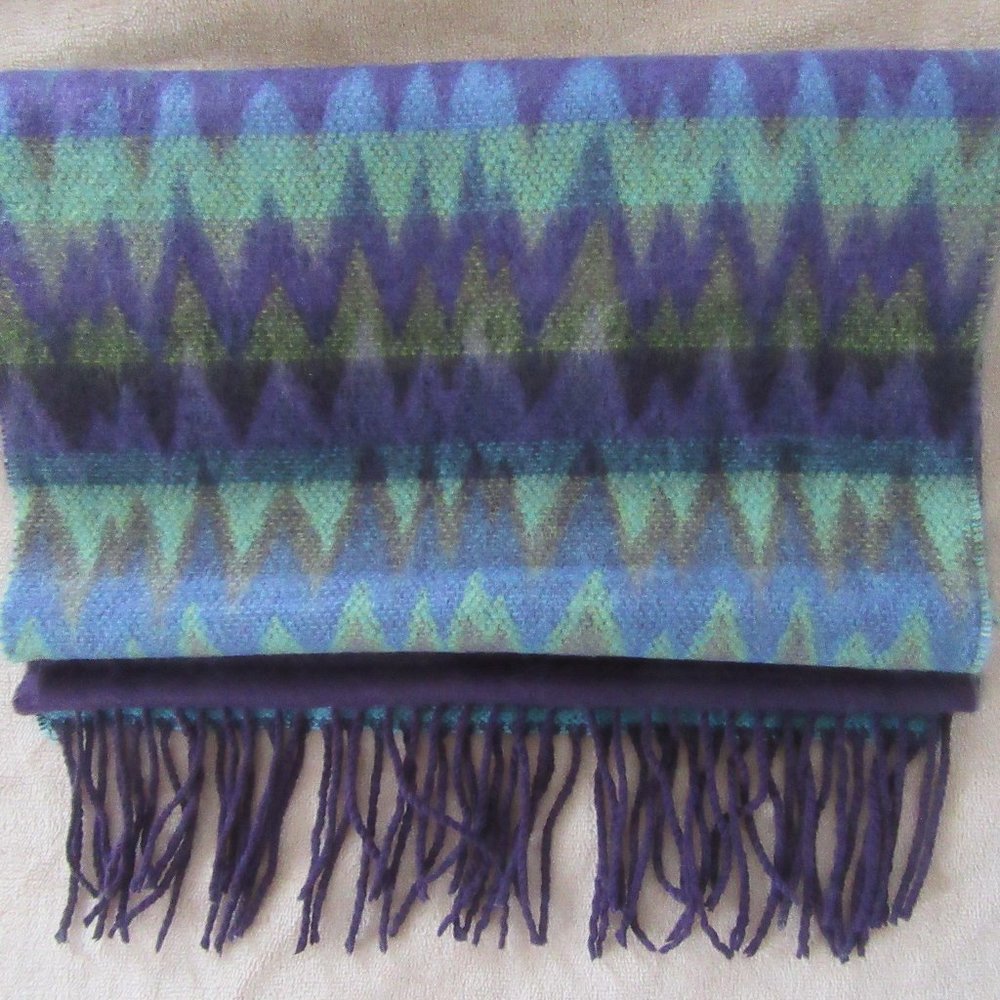 NWOT D&Y Softer than Cashmere 68 x 12 in. scarf in green/purple